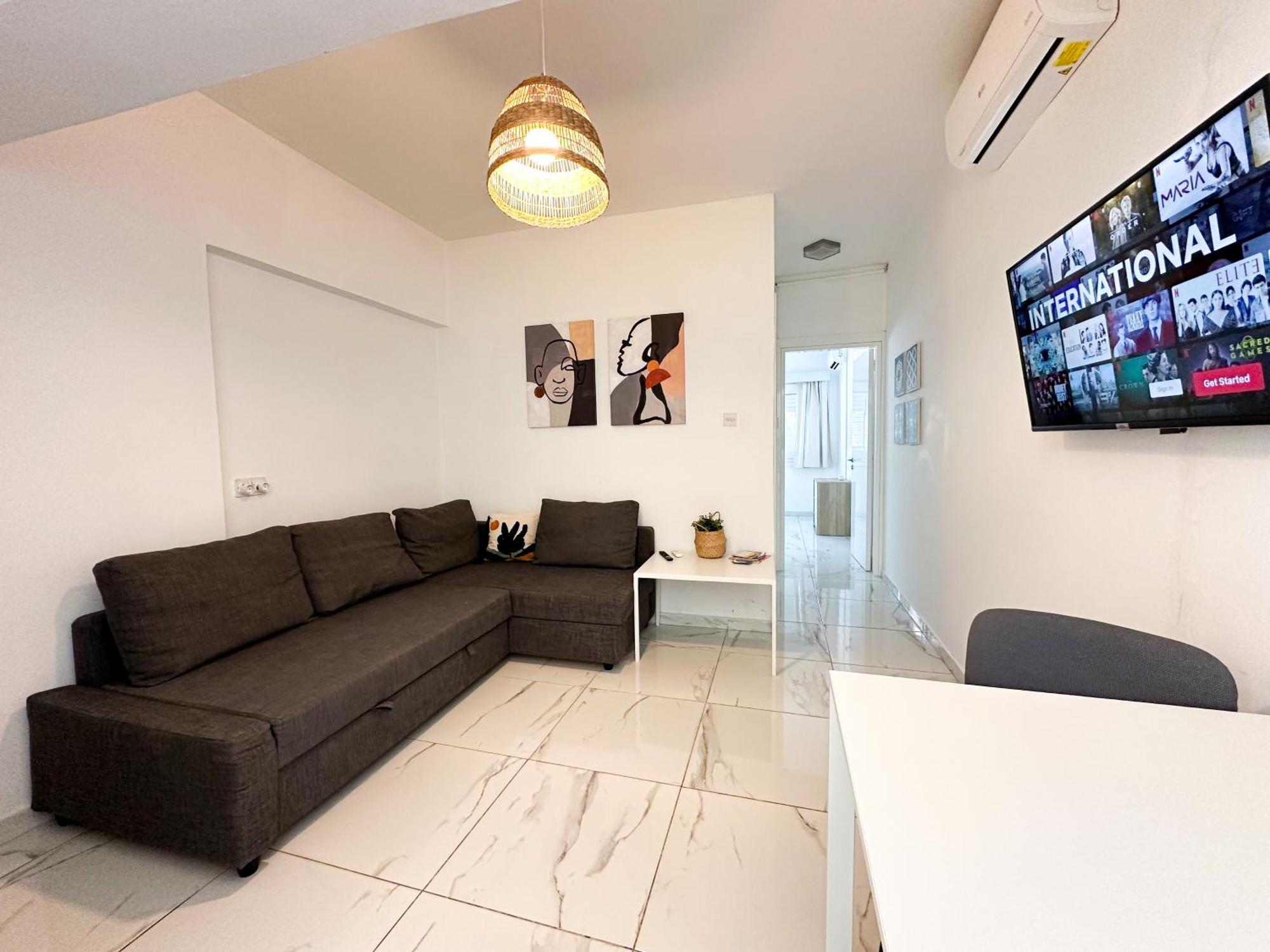 Real Center Apartment Larnaca Ngoại thất bức ảnh