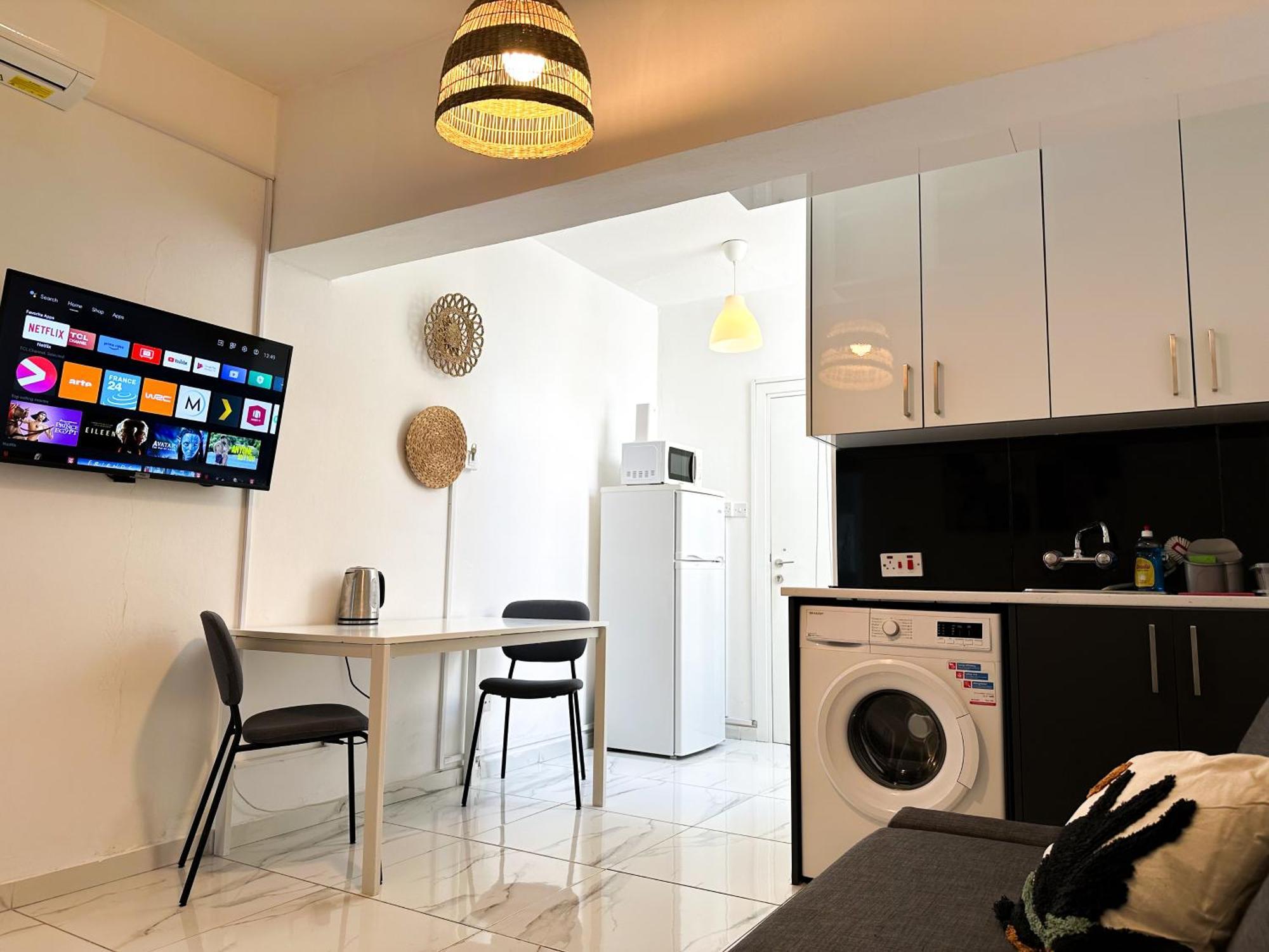 Real Center Apartment Larnaca Ngoại thất bức ảnh