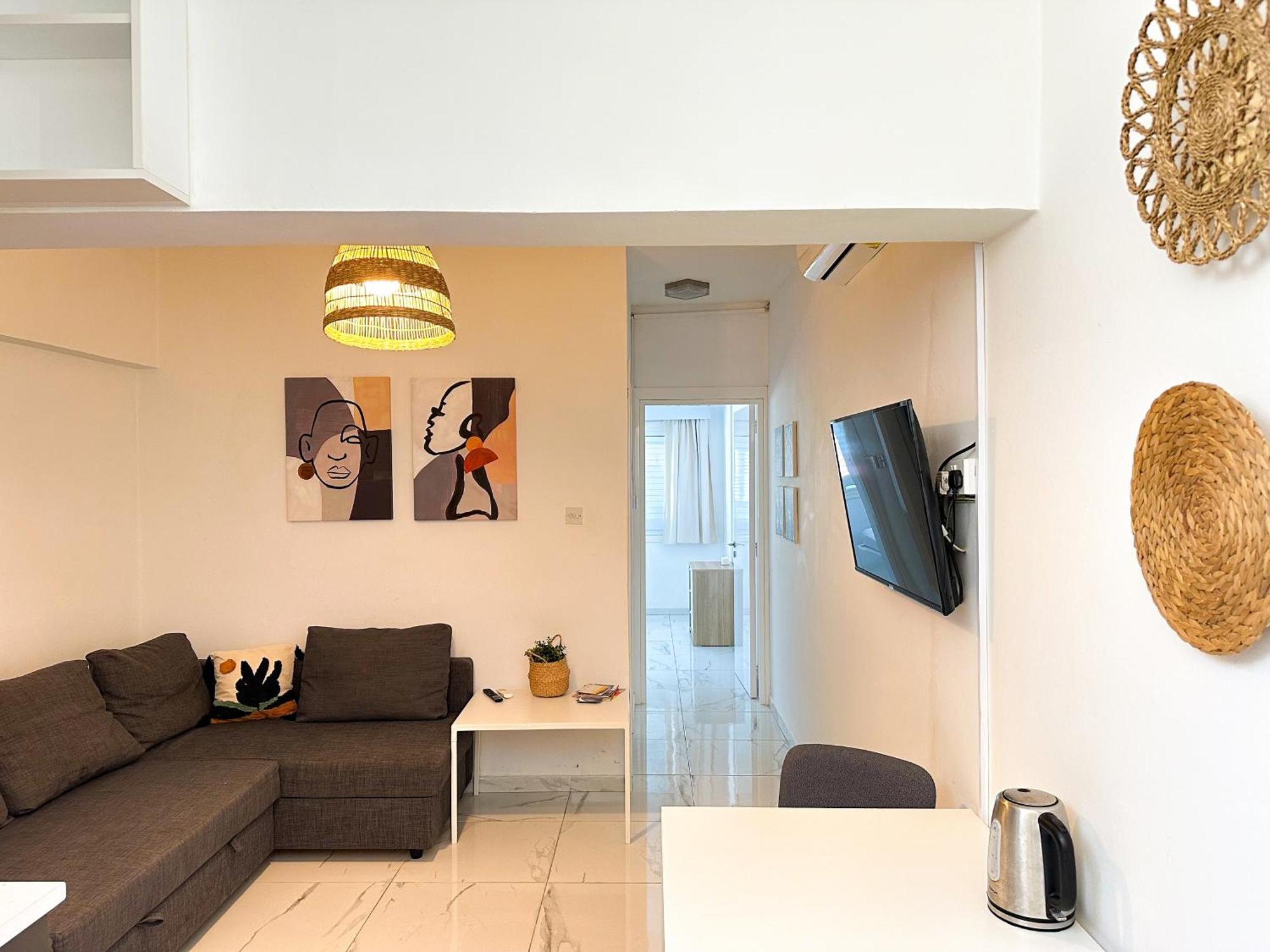 Real Center Apartment Larnaca Ngoại thất bức ảnh