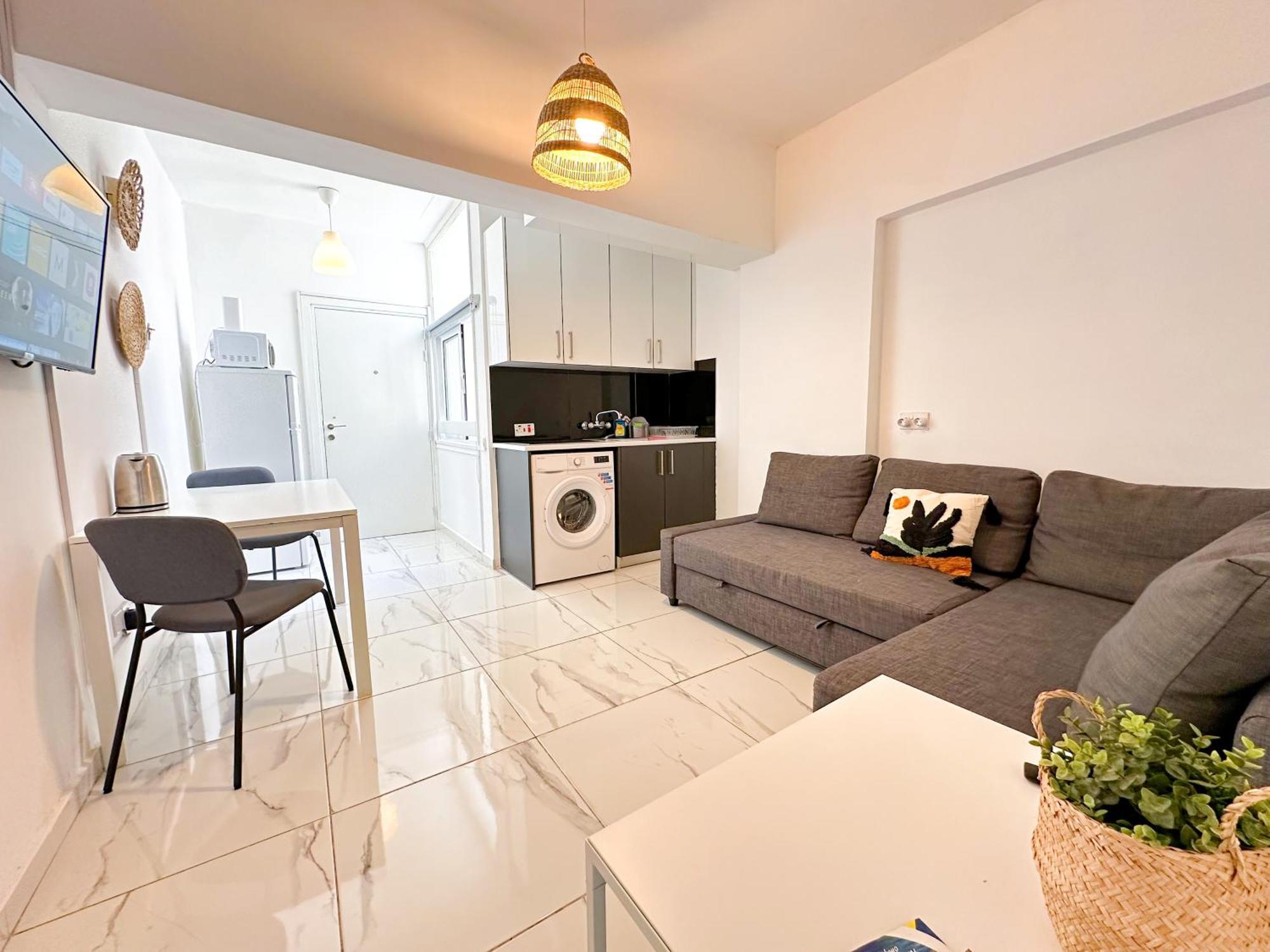 Real Center Apartment Larnaca Ngoại thất bức ảnh